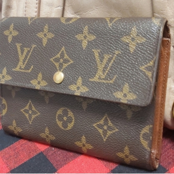 Louis Vuitton Handbags - Louis Vuitton Monogram Tresor Wallet